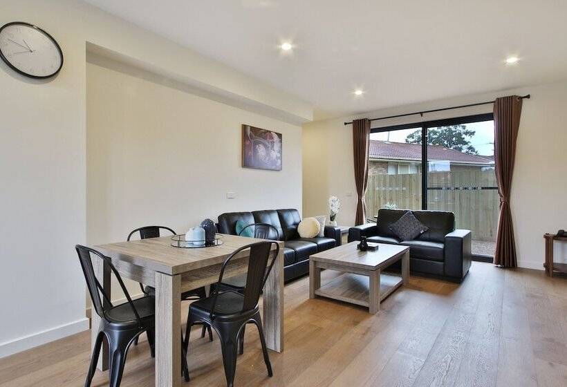 Comfort Hotel Dandenong