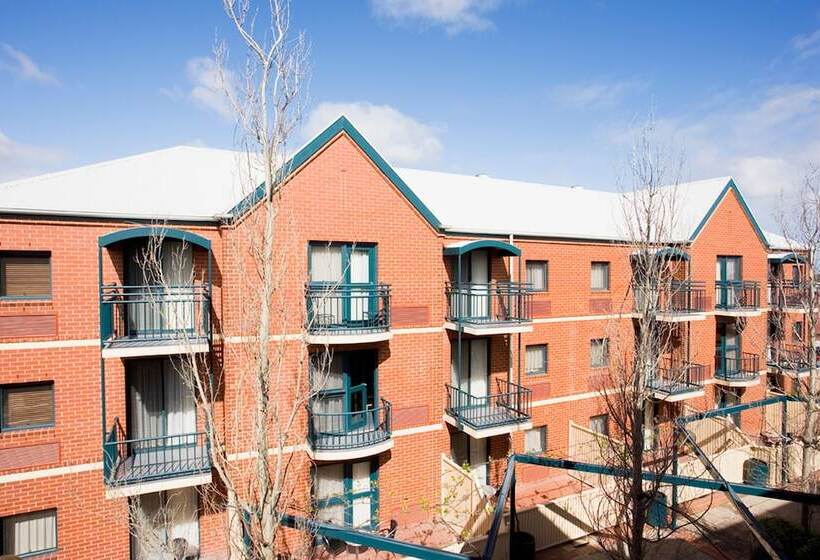 هتل Breakfree Adelaide