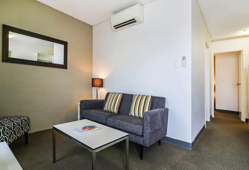 هتل Breakfree Adelaide