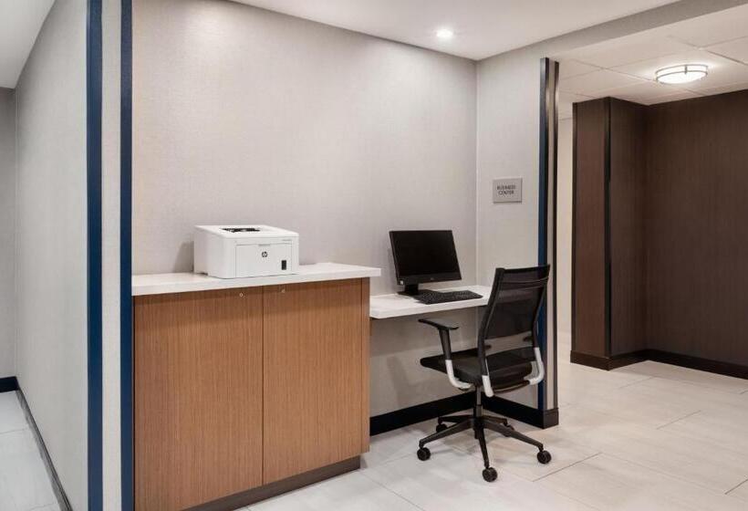 هتل Courtyard Mobile