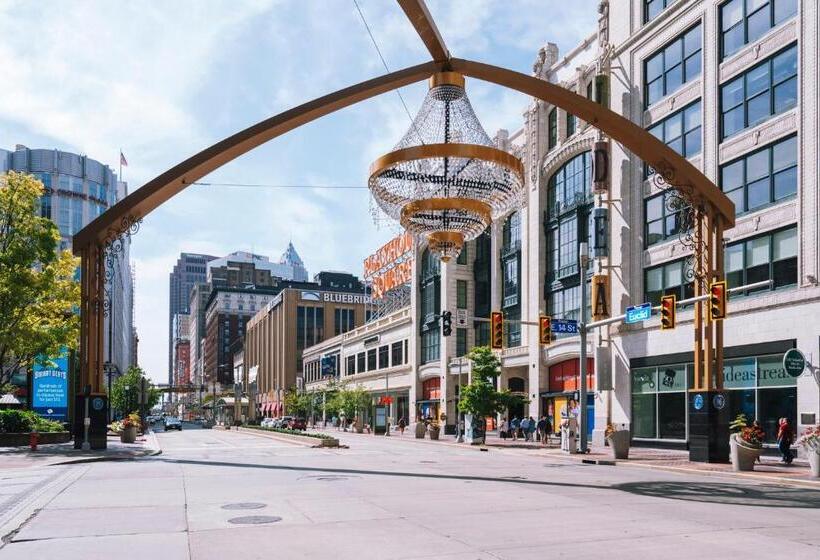 هتل Crowne Plaza Cleveland At Playhouse Square, An Ihg