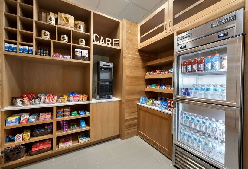 فندق Doubletree By Hilton Milwaukee Brookfield