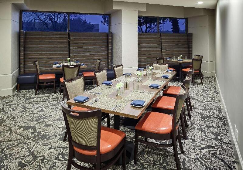 هتل Doubletree By Hilton San Antonio Downtown