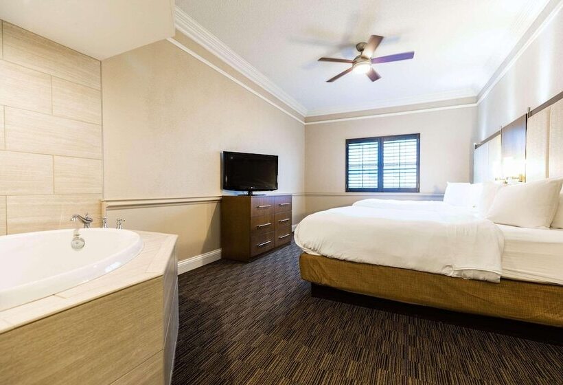 Radisson Resort At The Port
