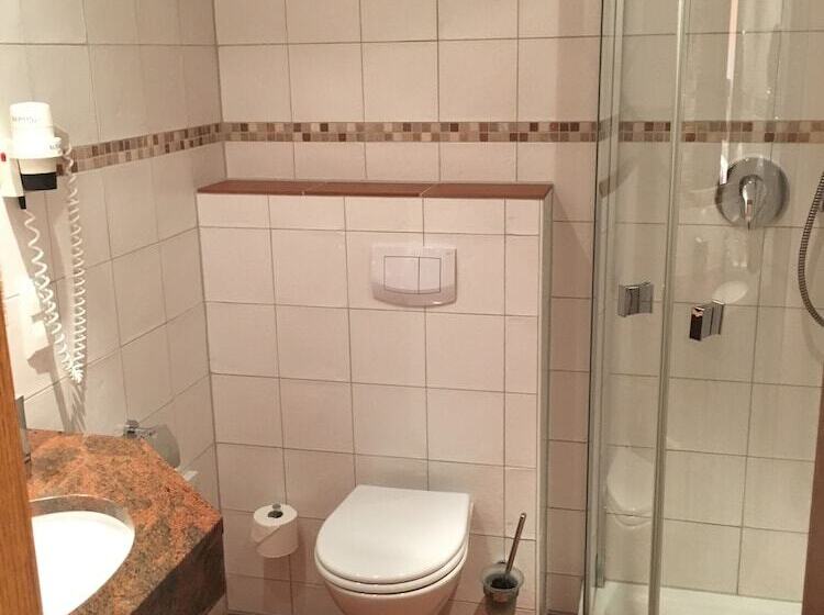 هتل Backenkohler