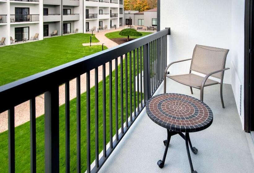 فندق Courtyard By Marriott New Haven Wallingford