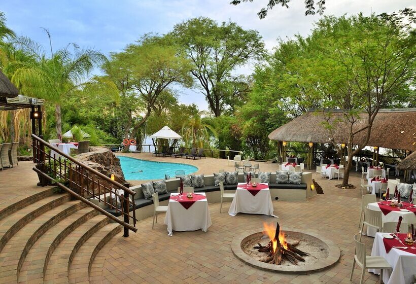 فندق Cresta Mowana Safari Resort & Spa