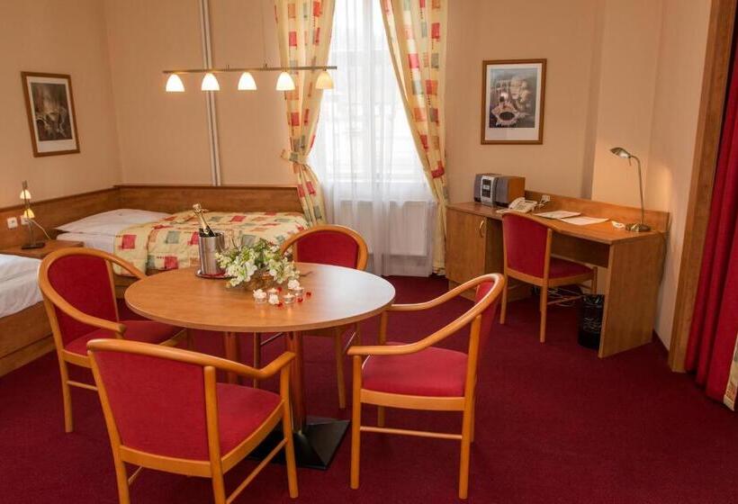 هتل česká Koruna