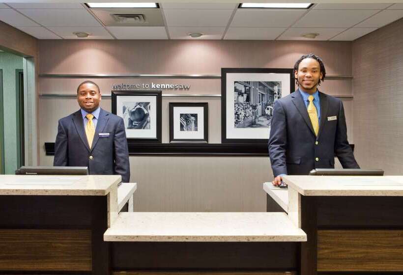 هتل Hampton Inn Atlantatown Center/kennesaw