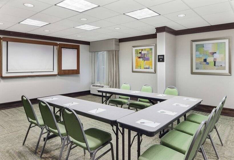 هتل Hampton Inn Atlantatown Center/kennesaw