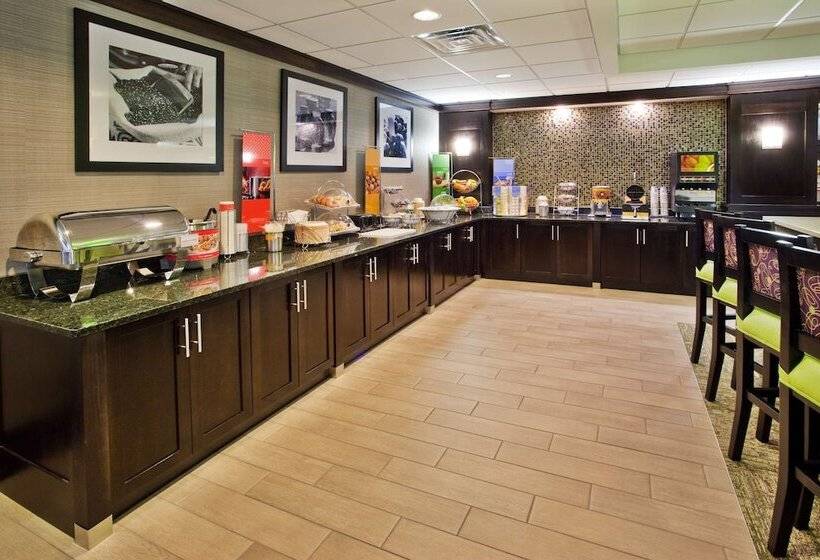 هتل Hampton Inn Atlantatown Center/kennesaw
