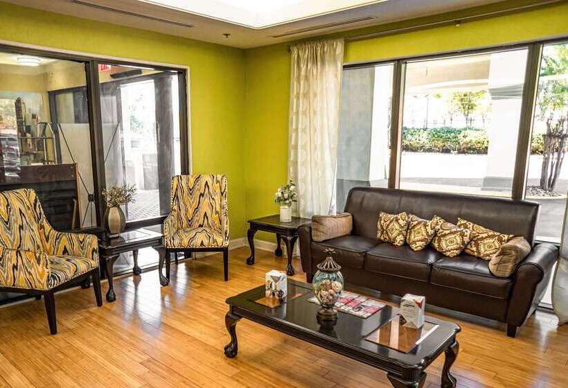 هتل Quality Inn & Suites Near Six Flags   Austell