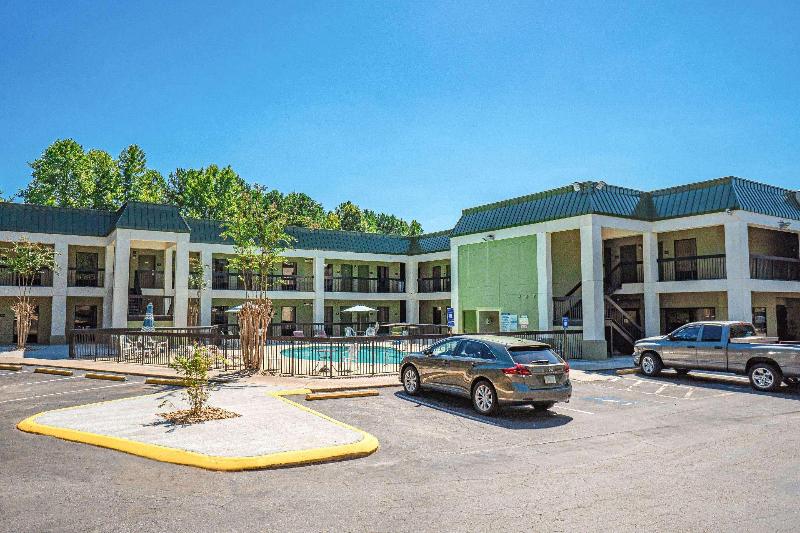 هتل Quality Inn & Suites Near Six Flags   Austell