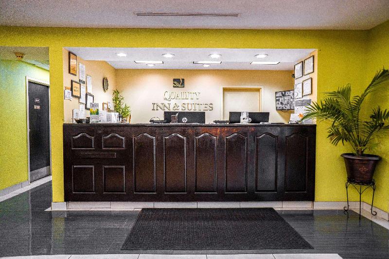 هتل Quality Inn & Suites Near Six Flags   Austell