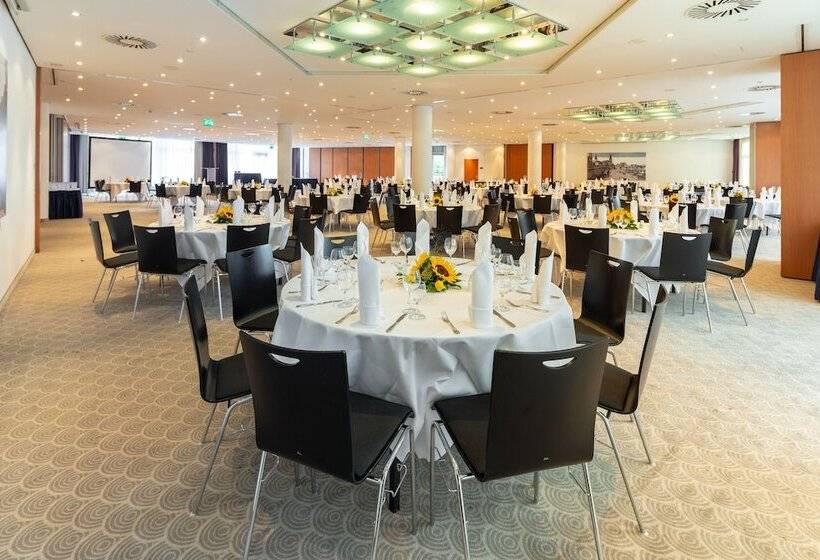 هتل Ramada By Wyndham Dresden
