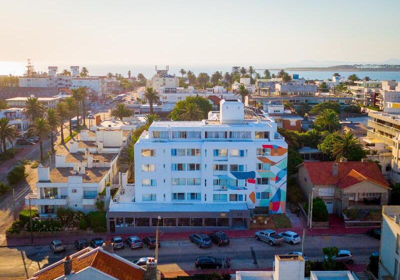 هتل Selina Punta Del Este