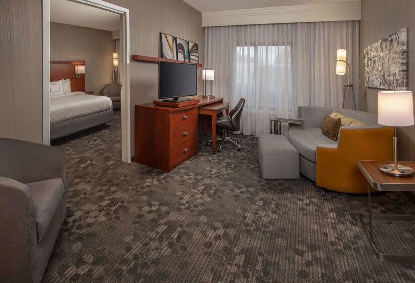 هتل Sonesta Select Newark Christiana Mall