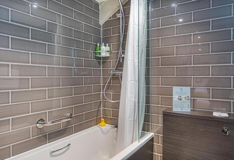 The George Hotel, Amesbury, Wiltshire