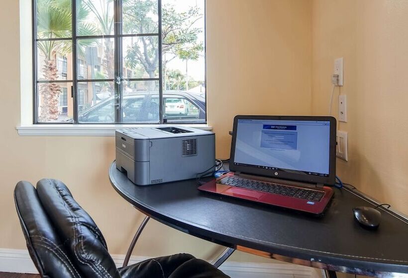 בית מלון כפרי Best Western Palm Garden Inn