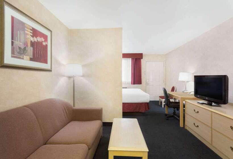 בית מלון כפרי Days Inn By Wyndham Bullhead City