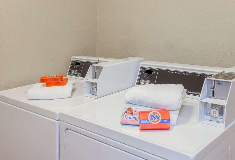 فندق Days Inn By Wyndham Carlsbad
