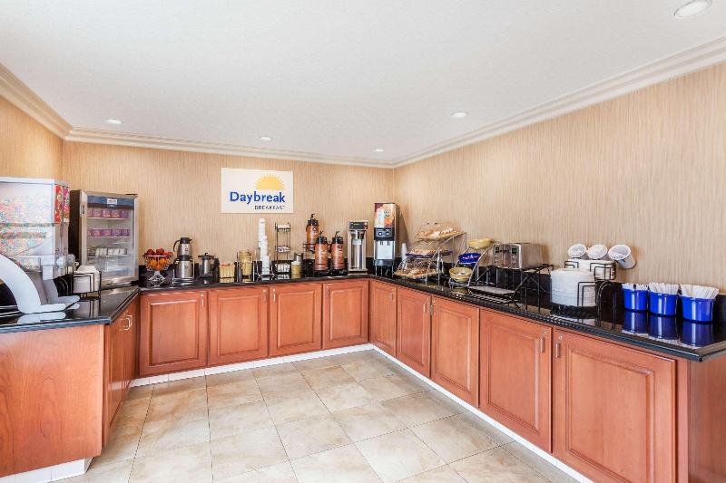 فندق Days Inn By Wyndham Carlsbad
