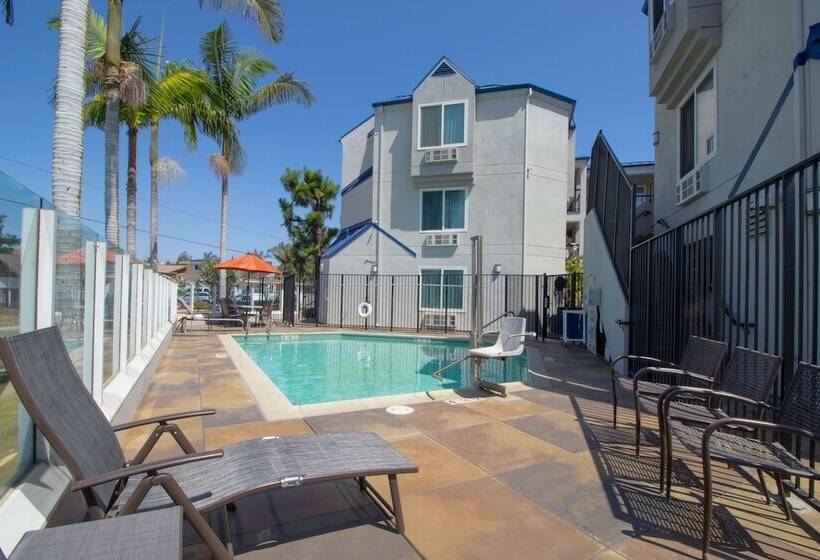 فندق Days Inn By Wyndham Carlsbad