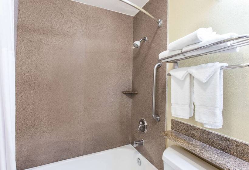 فندق Days Inn By Wyndham Carlsbad