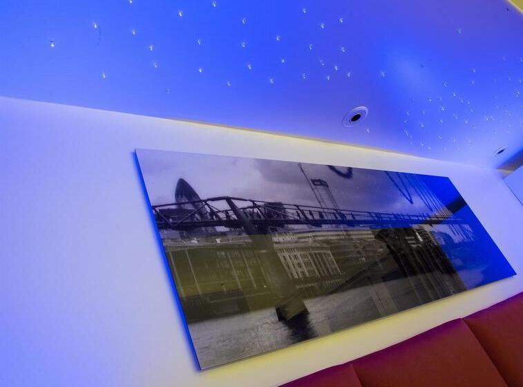 فندق Henley House