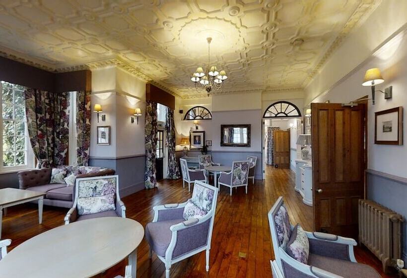 فندق Nunsmere Hall