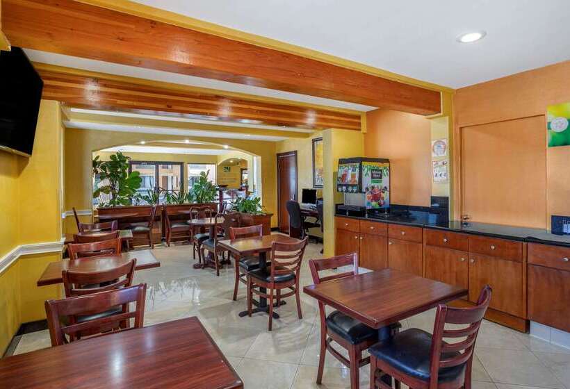 هتل Quality Inn & Suites Westminster Seal Beach