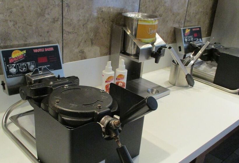 هتل Quality Inn & Suites Kissimmee By The Lake