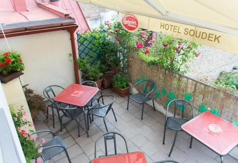 هتل Soudek