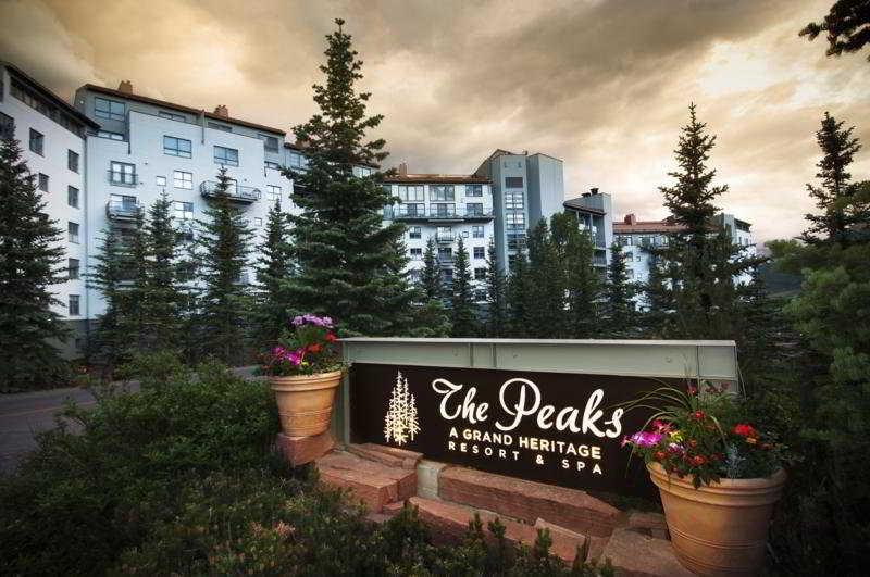 هتل The Peaks Resort And Spa