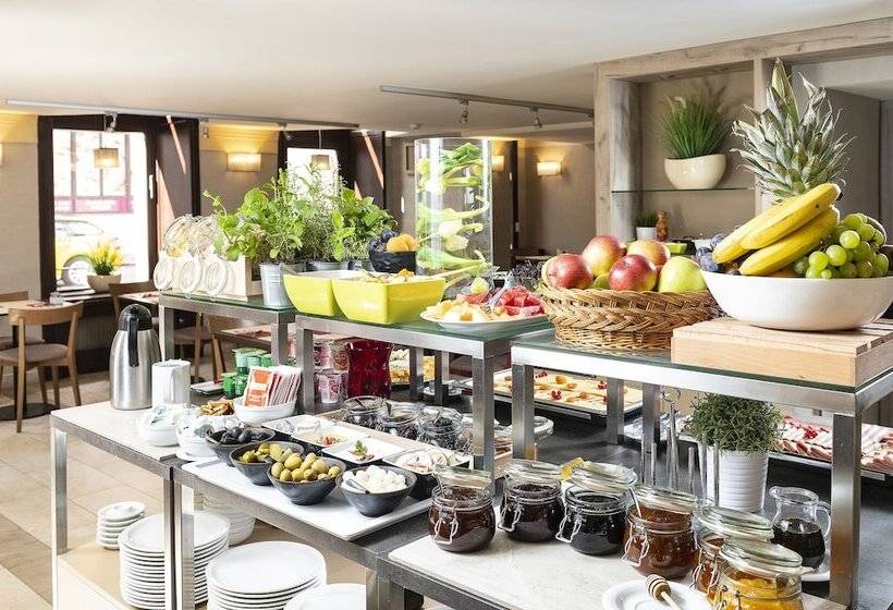 Three Corners Hotel Art