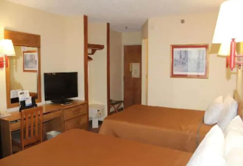 Отель Travelodge By Wyndham Perry National Fairgrounds Area I 75