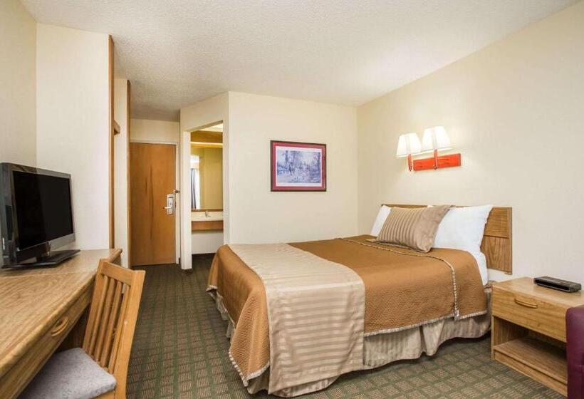 Отель Travelodge By Wyndham Perry National Fairgrounds Area I 75