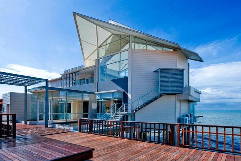 استراحتگاه Avillion Port Dickson