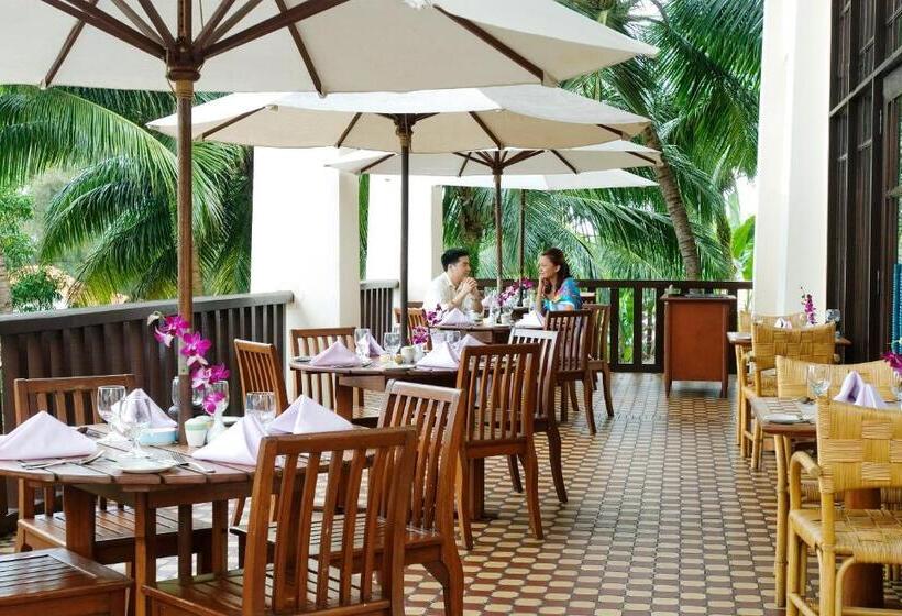 استراحتگاه Avillion Port Dickson