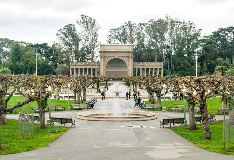 Touchstone Hotel   City Center