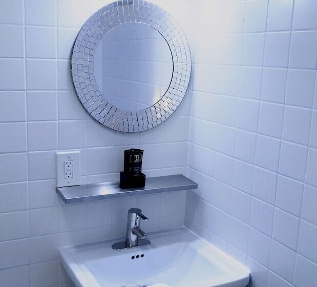 Touchstone Hotel   City Center