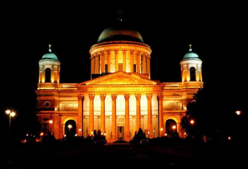 호텔 Alabárdos Panzió és Apartmanház