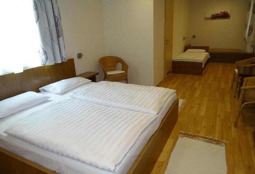 호텔 Alabárdos Panzió és Apartmanház