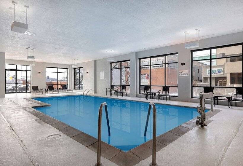 هتل Doubletree By Hilton Davenport