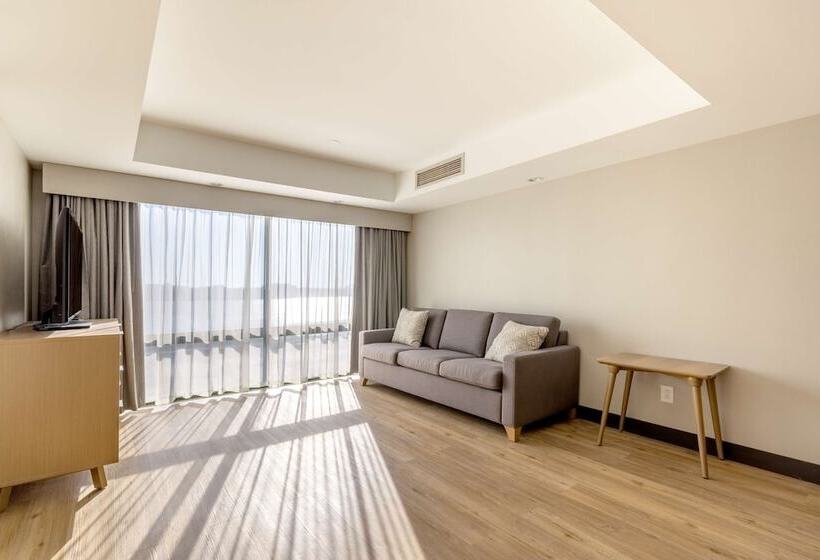 هتل Doubletree By Hilton Davenport