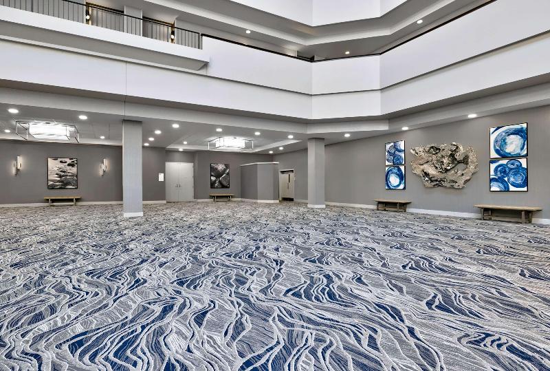 هتل Doubletree By Hilton Davenport