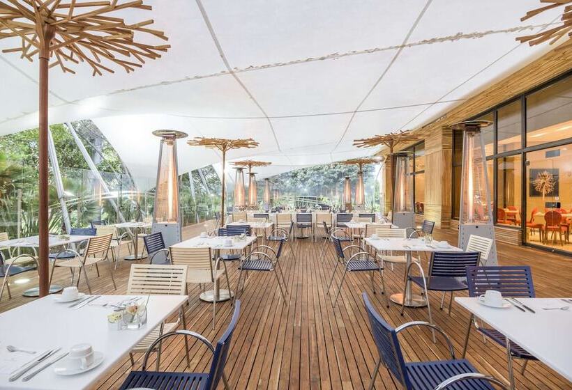 هتل NH Collection Bogotá Royal Teleport