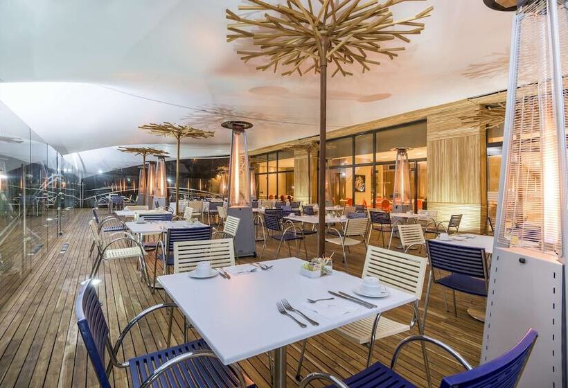 هتل NH Collection Bogotá Royal Teleport