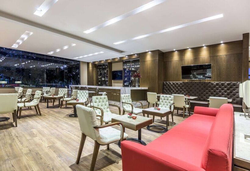 هتل NH Collection Bogotá Royal Teleport