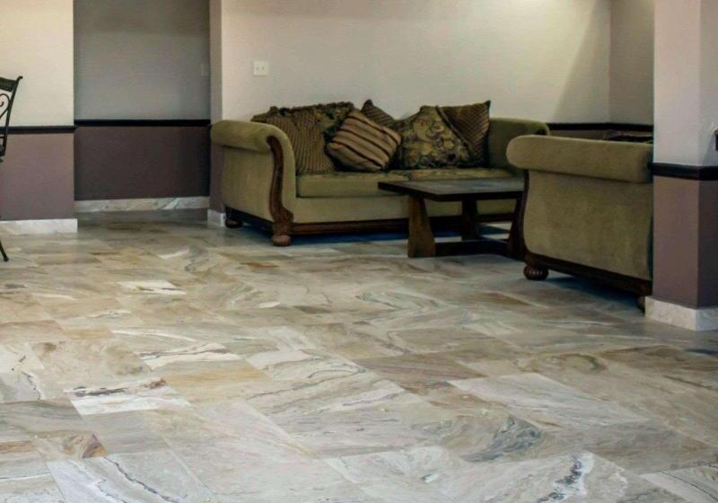 בית מלון כפרי Rodeway Inn Clearwaterdunedin